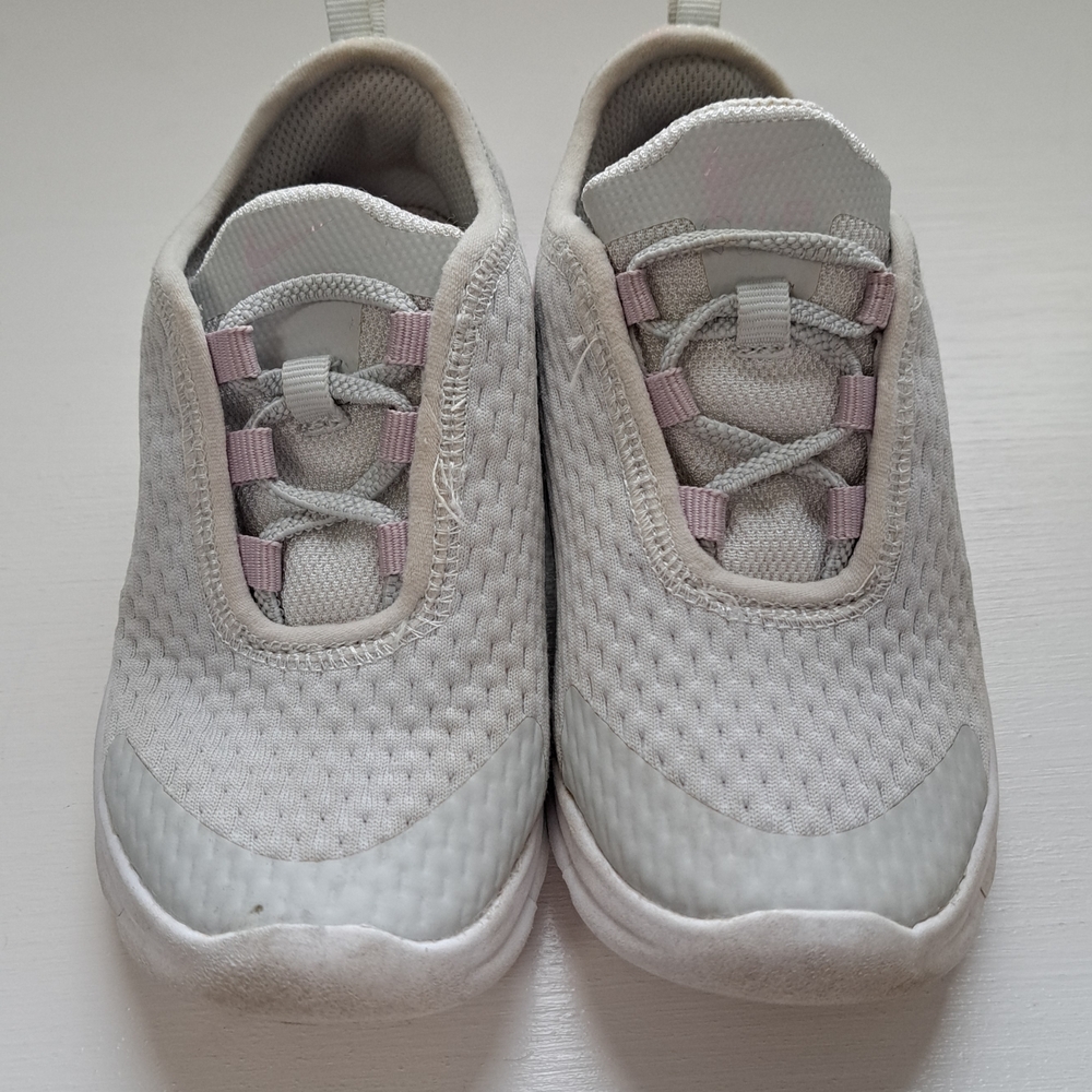 NIKE Kids White and Pink Sneakers
